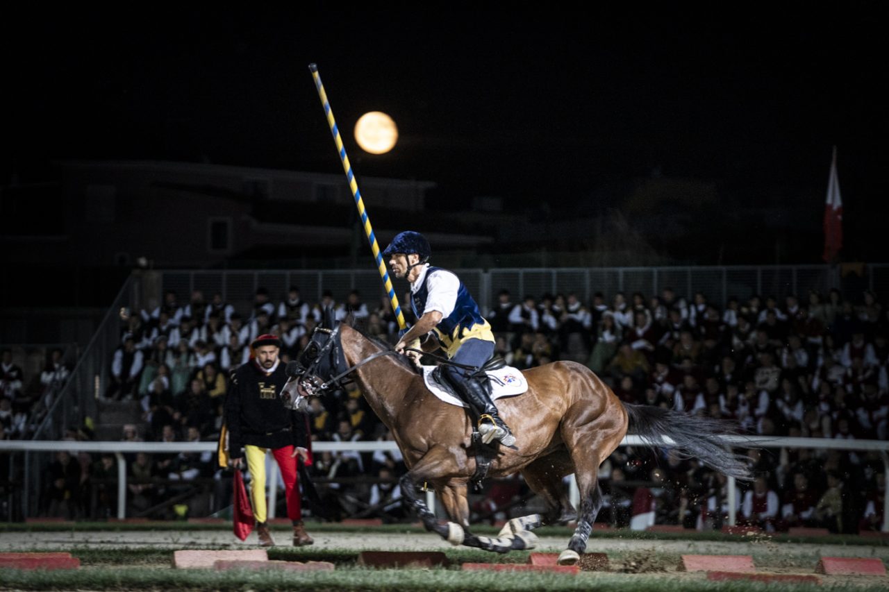 Dai primi assalti al Moro al trionfo di Innocenzi: le emozioni della Giostra <span> Foto </span>