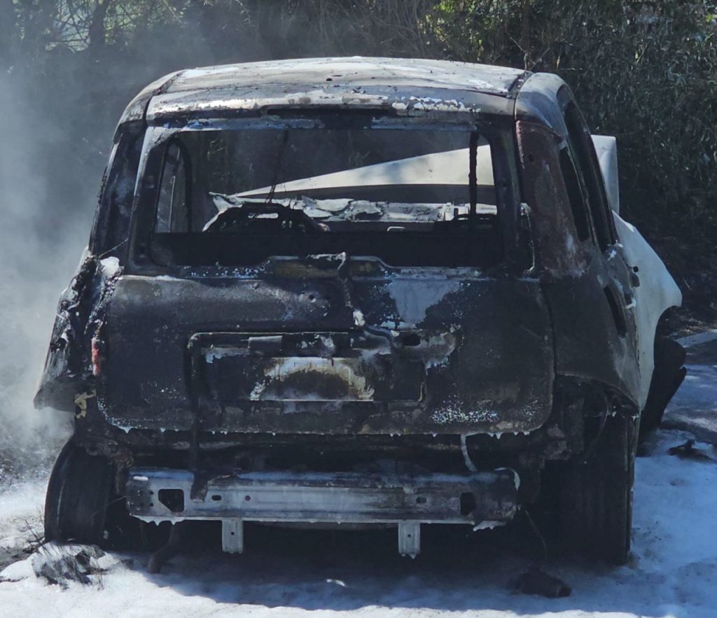 Violento incidente contro un albero, donna elitrasportata al “Torrette” <span> (Video)
