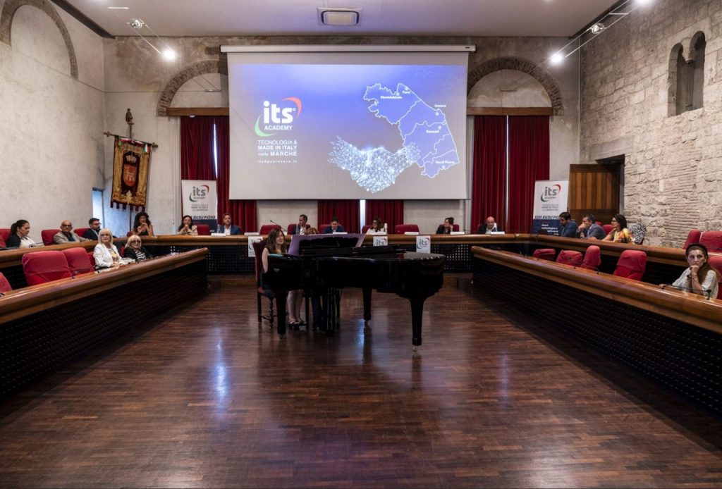 Its Academy punta sulla formazione: la cerimonia di consegna dei diplomi <span> (Video)