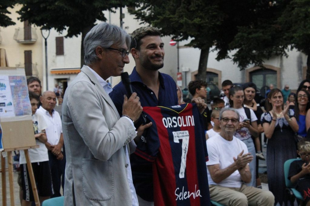 Rotella in festa per Orsolini: «Siete la mia forza, credete nei sogni» <span> (Video) </span>