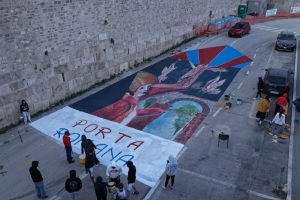 Quintana, Porta Romana celebra la città: arte, mito e passione nel disegno di Carluccio Quintana, Porta Romana celebra la città: arte, mito e passione nel disegno di Carluccio