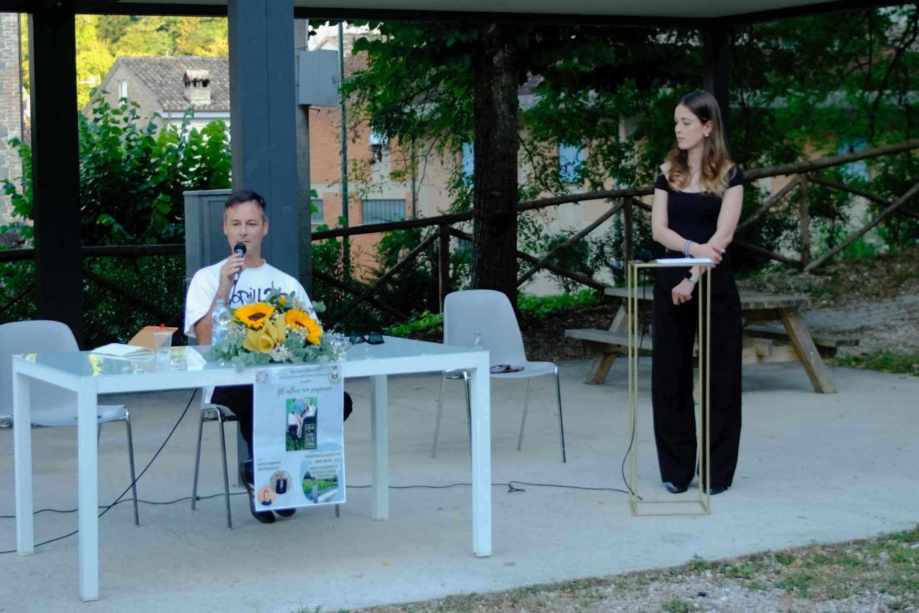 “Abitare è più che restare”: presentato a Comunanza il nuovo libro di Luca Capponi <span> (Foto)