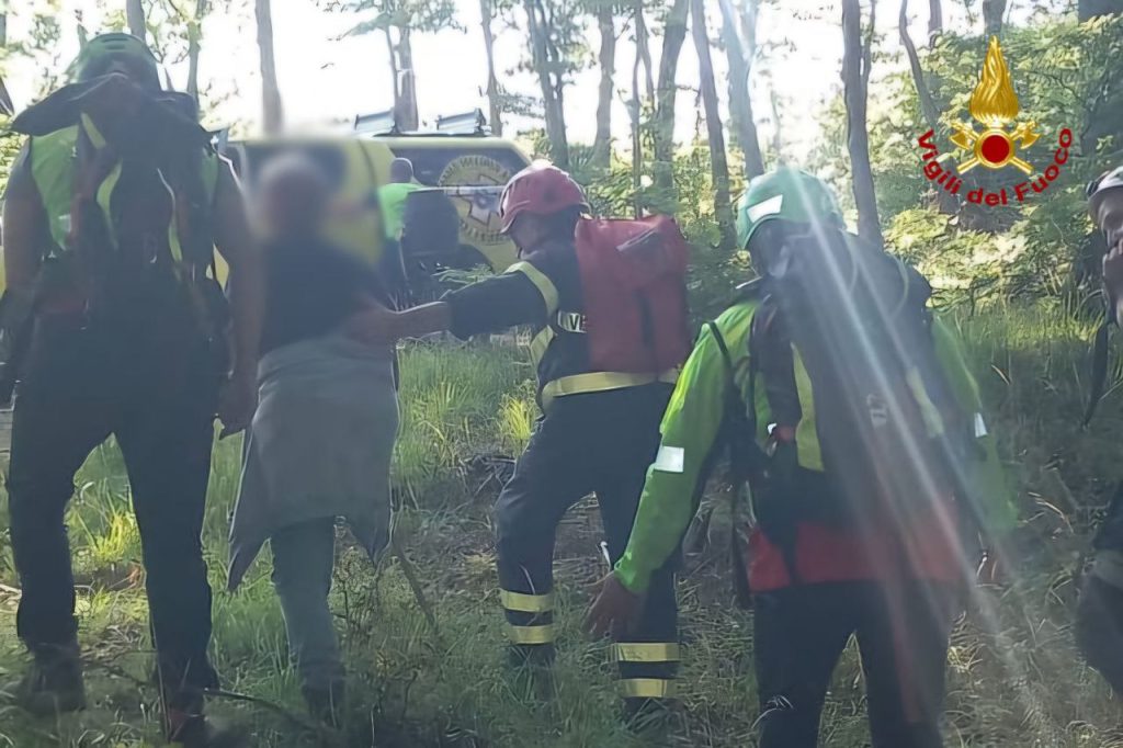 Trovata la donna dispersa tra i sentieri di montagna <span> (Video)