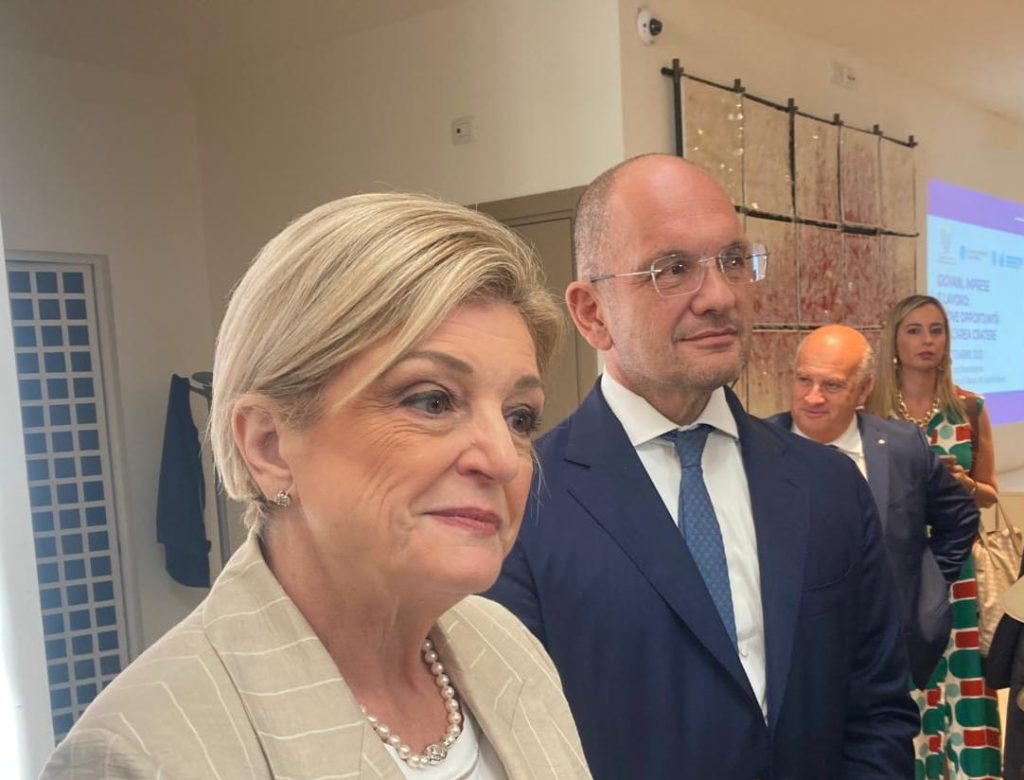 Giovani e lavoro, Calderone e Castelli ad Ascoli: «Dal cratere può nascere un laboratorio di opportunità e legalità» <span> (Video e foto)