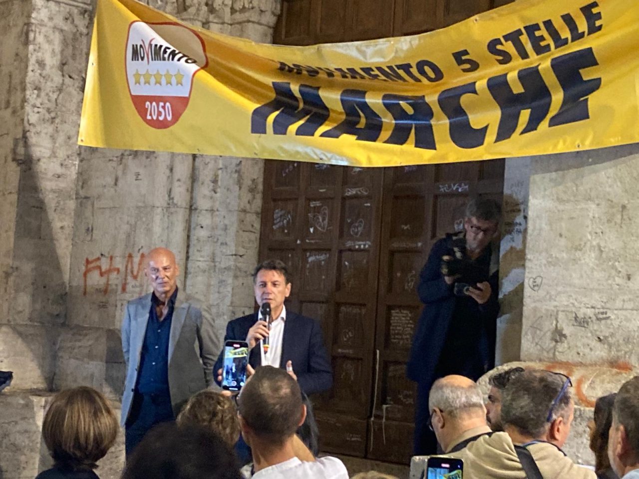 Giuseppe Conte ad Ascoli: «Sanità, ricostruzione, infrastrutture: il Paese non può più aspettare»