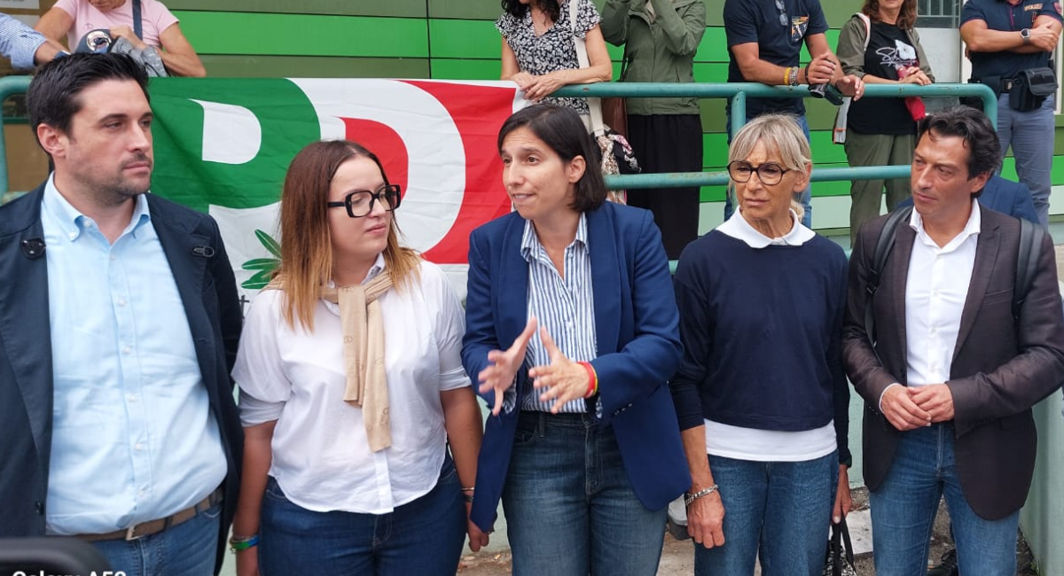 Elly Schlein: «Con la destra i marchigiani pagano due volte la Sanità, spesa del governo al minimo storico»