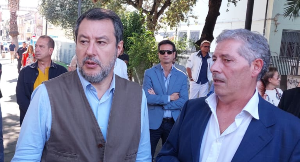 Salvini a Ponterotto: «Qui per la sicurezza. La ferrovia sarà arretrata, attendiamo progetto per l’A14» <span> (Video)