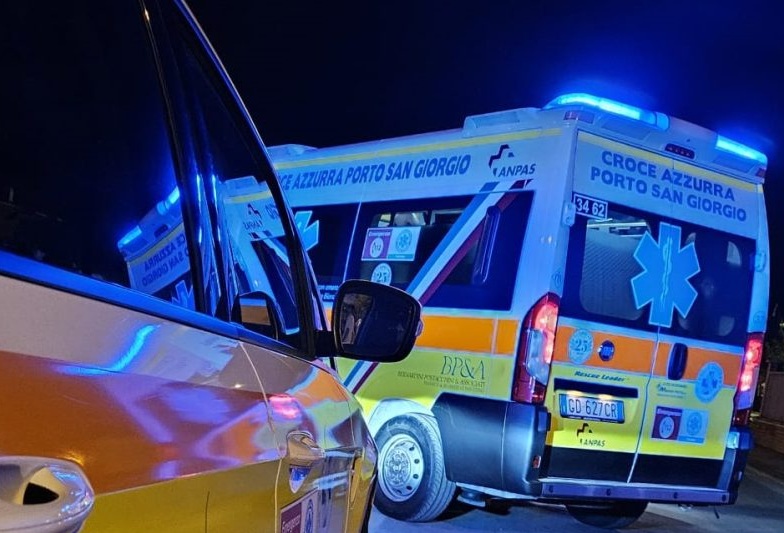 Accerchiato e picchiato dal “branco”, ragazzo soccorso dalla Croce azzurra. Indagano i carabinieri