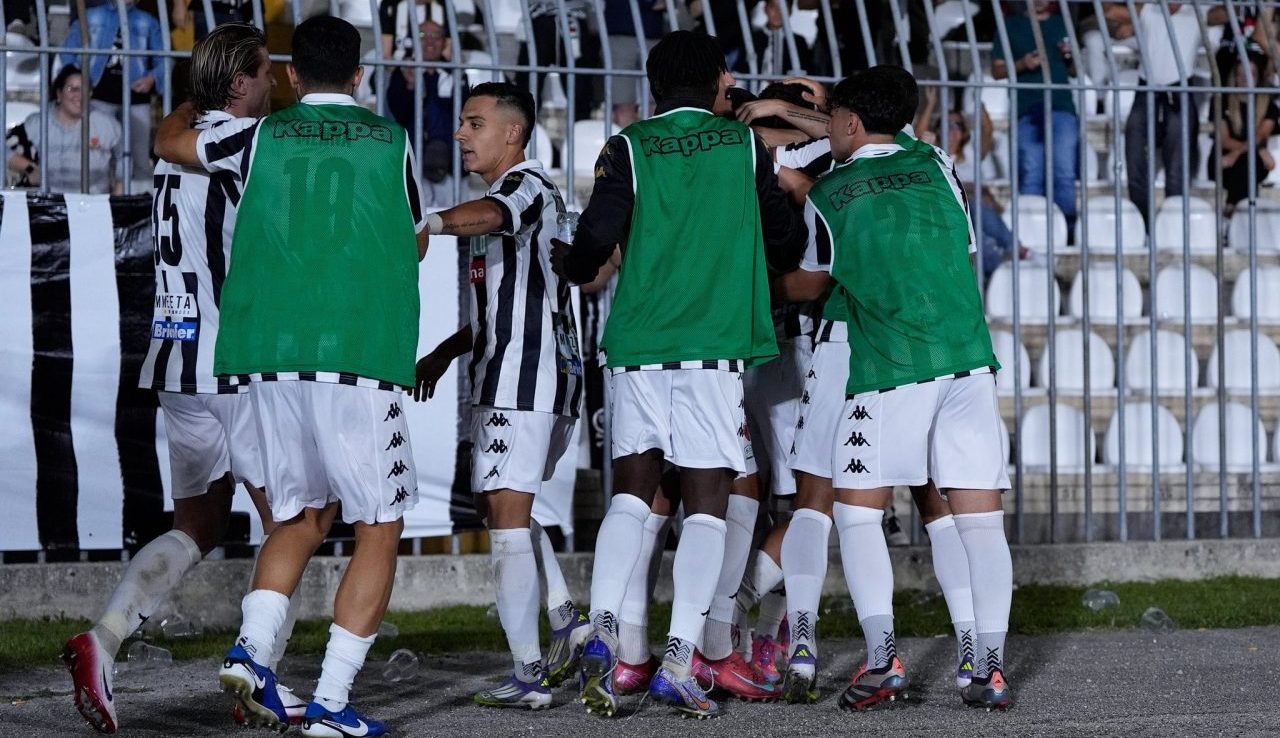 «Carattere e spirito di sacrificio», l’Ascoli si gode la vittoria di Sassari con dedica speciale a Del Sole