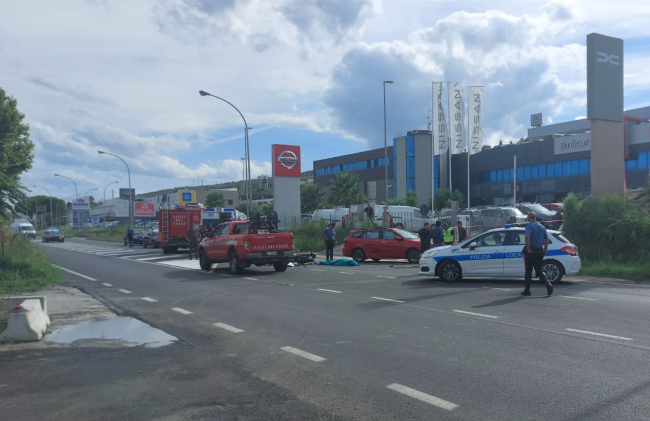 Incidente sulla Statale 16, Nicola Amadio perde la vita a bordo della sua moto
