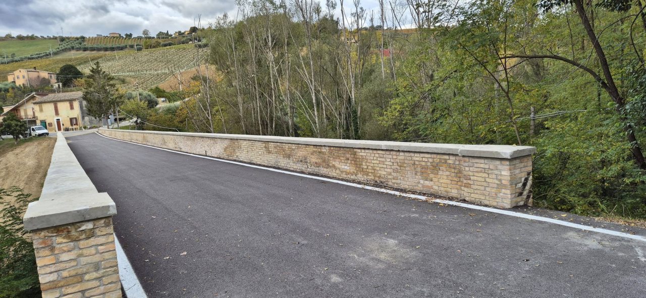 Offida, riaperto il ponte sul Lava