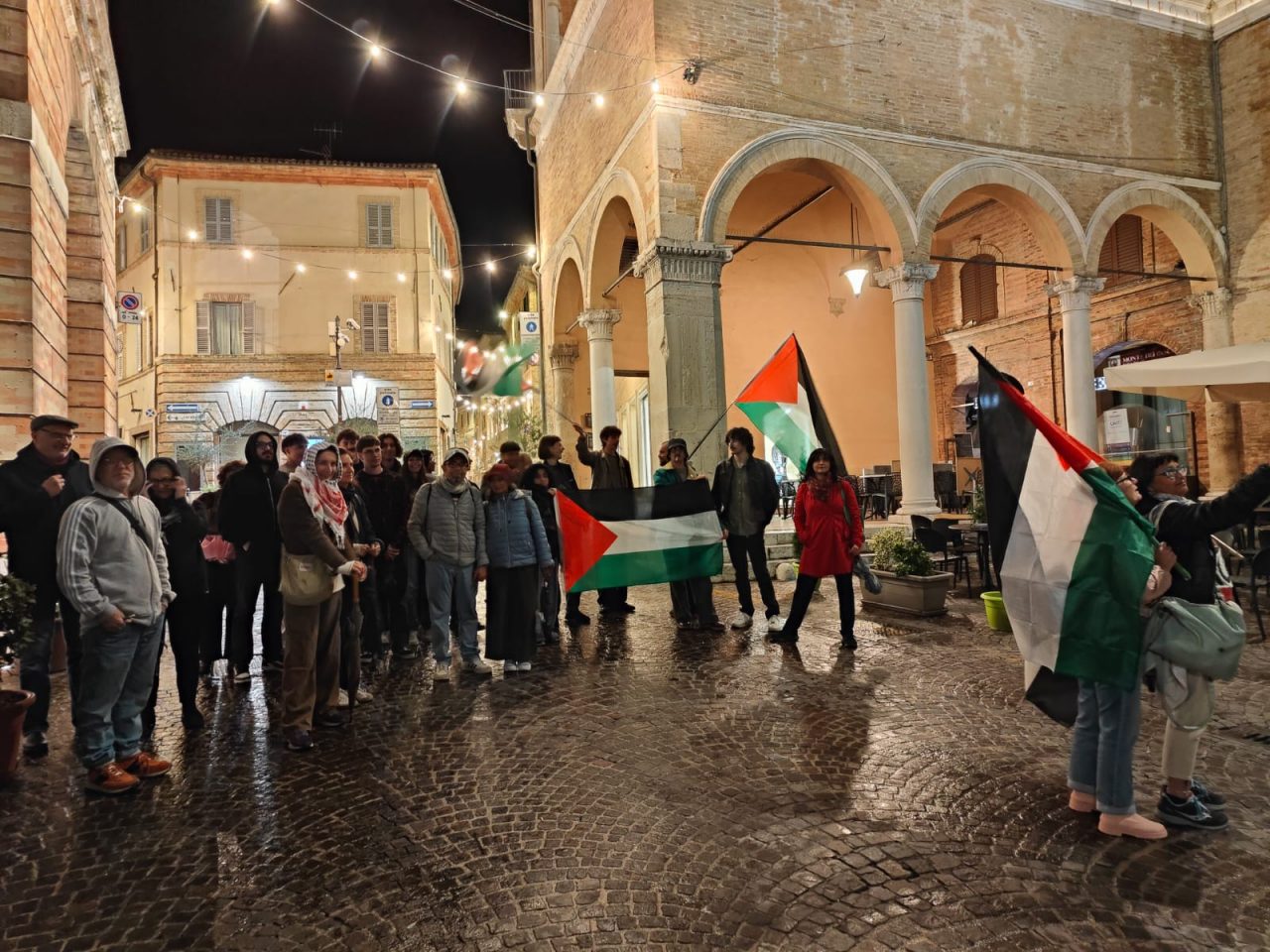 Notte di proteste e traffico paralizzato: Pro Pal in strada per la Flotilla ad Ancona e Macerata