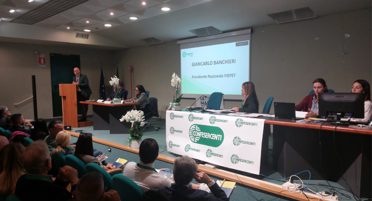 Turismo e Commercio, il punto della Confesercenti: «Nelle Marche presenze in aumento, ma non tutto va bene»