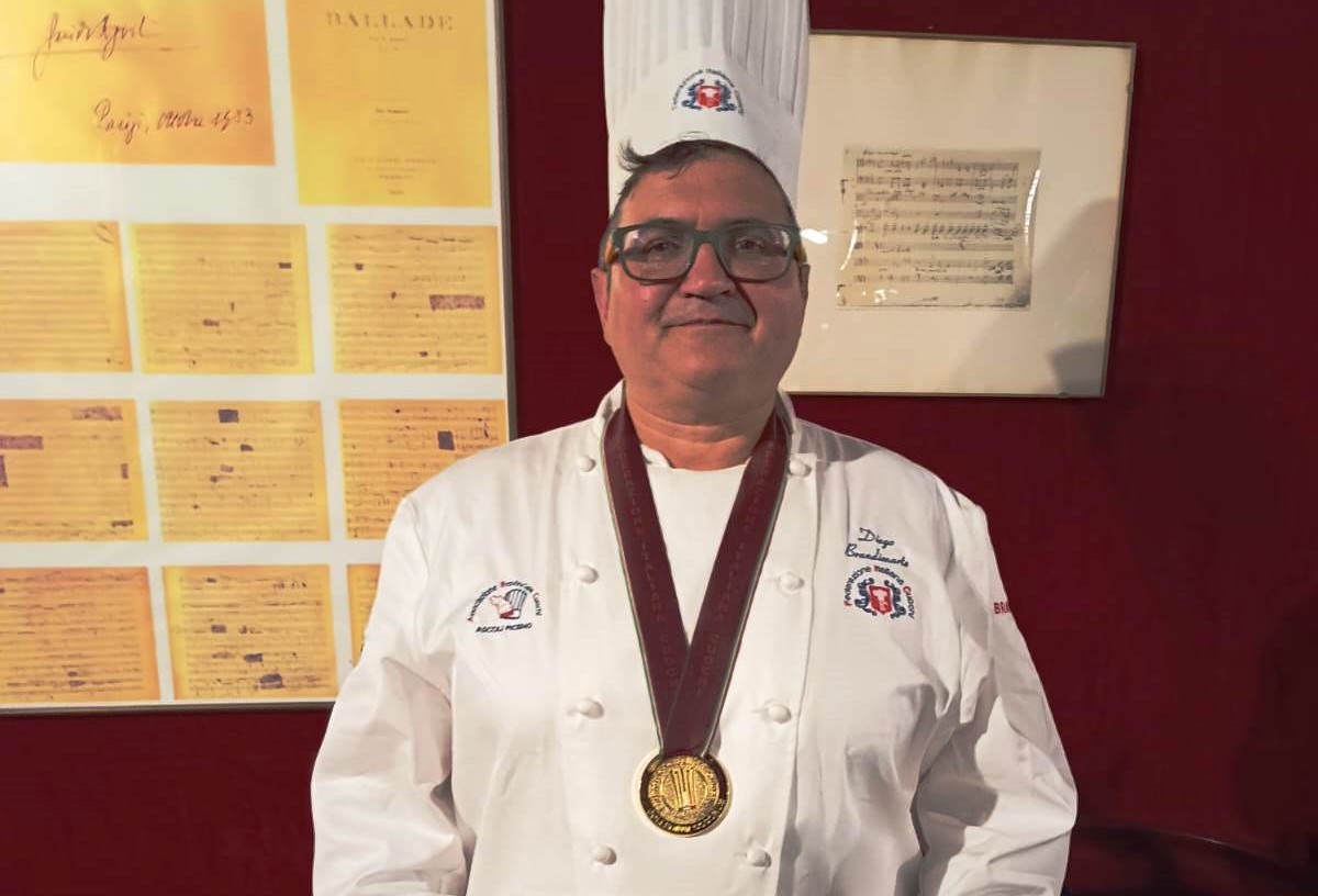 Lo chef Diego Brandimarte insignito del “Collare Collegium Cocorum”