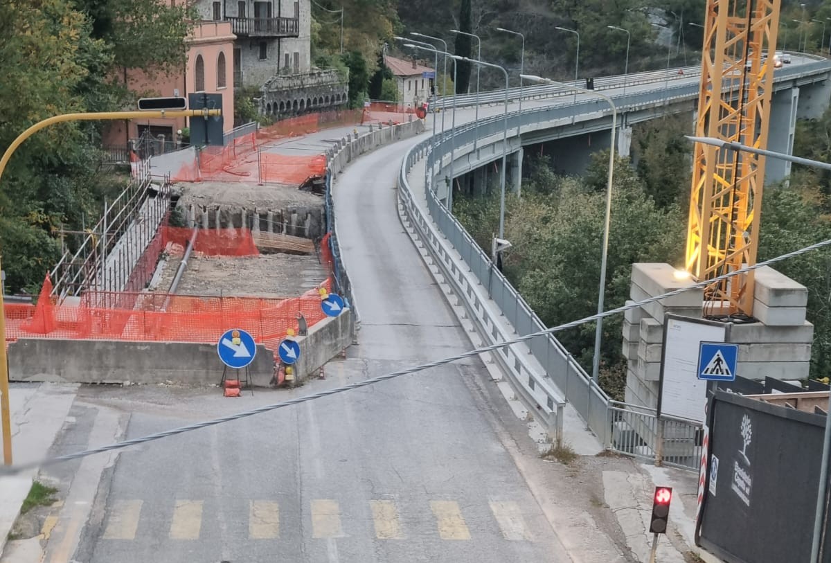 Salaria, l’ira del sindaco per i lavori fermi: «Pronti a bloccare la strada»