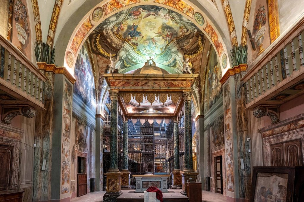 Sant’Angelo Magno, affiorano nuovi affreschi durante il restauro: lavori prorogati fino a novembre Sant’Angelo Magno, affiorano nuovi affreschi durante il restauro: lavori prorogati fino a novembre