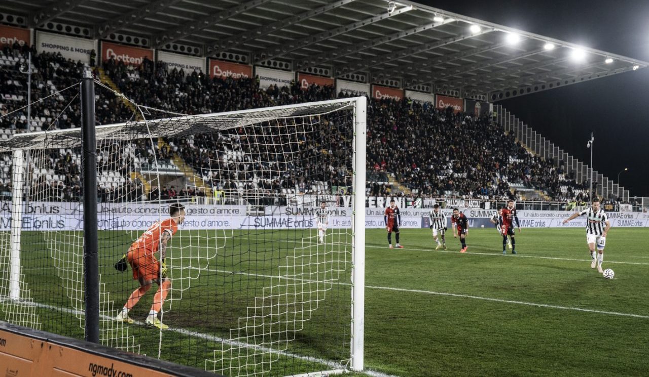 Ascoli-Torres, le pagelle: Rizzo Pinna colpisce ancora in extremis, per Gori compleanno amaro <span> (Le foto) </span>