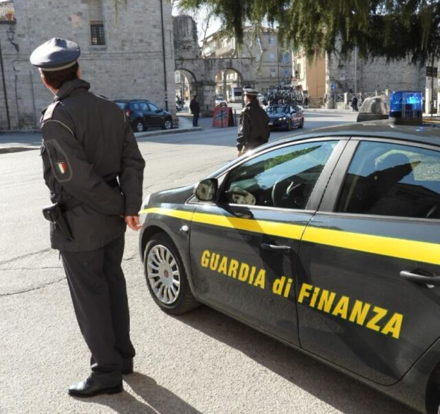 Panetteria abusiva con tre lavoratori in nero, blitz della Guardia di Finanza