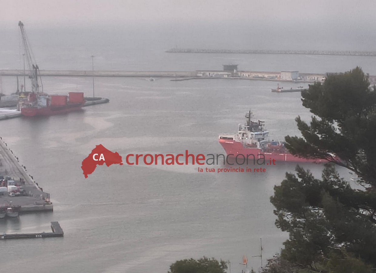 In porto la Ocean Viking: <br> a bordo cento migranti soccorsi in mare