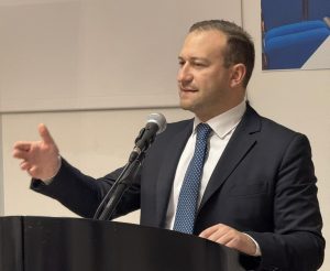 Forza Italia si allinea su Mozzoni: apertura al dialogo con il gruppo di Luigi Anelli Forza Italia si allinea su Mozzoni: apertura al dialogo con il gruppo di Luigi Anelli