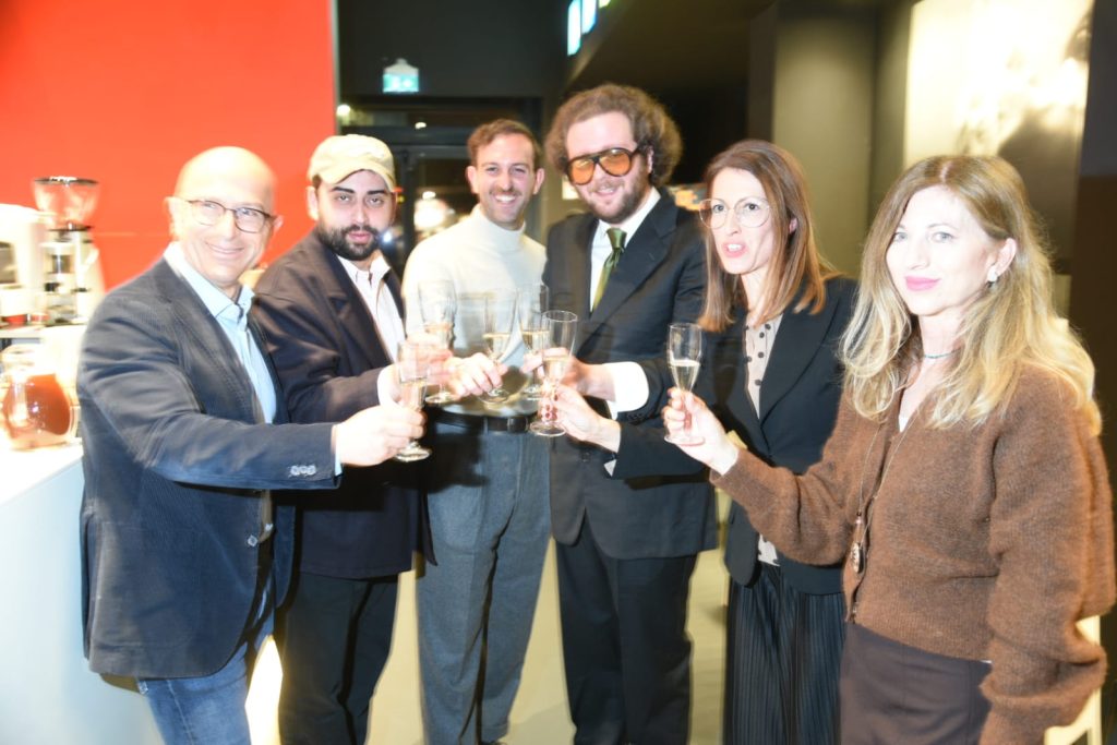 “Strike” di pubblico per tre ventenni: <br> ovazione all’anteprima maceratese. <br> «Cinema motore per l’economia» <br> <span>(Foto/Video)</span>