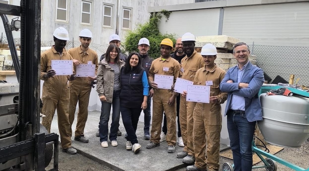 Corso di formazione al lavoro edile per persone in difficoltà, consegnati gli attestati ai “diplomati”