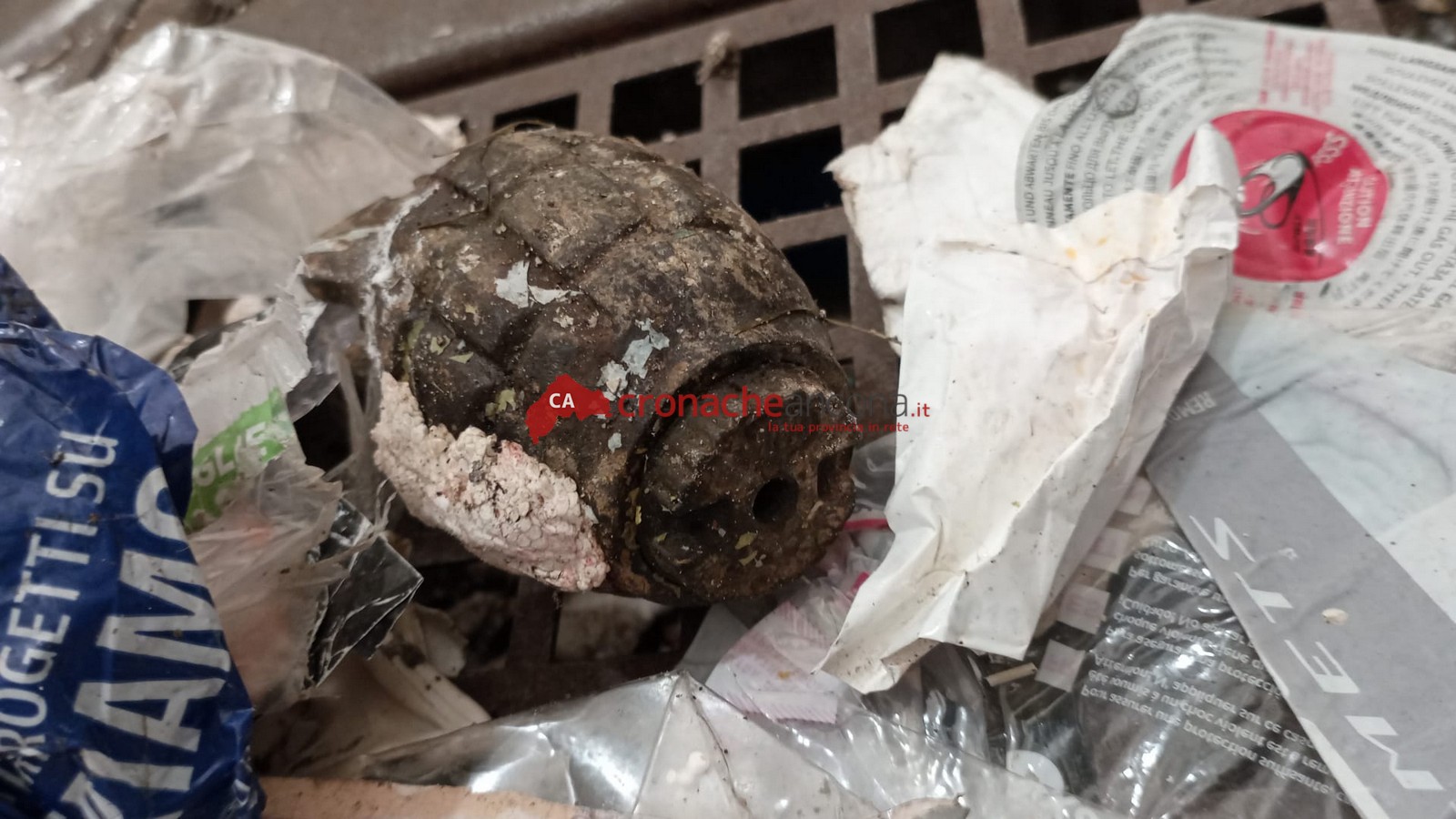 Una granata gettata tra la plastica: <br> la scoperta (e la paura) <br> durante la cernita del materiale