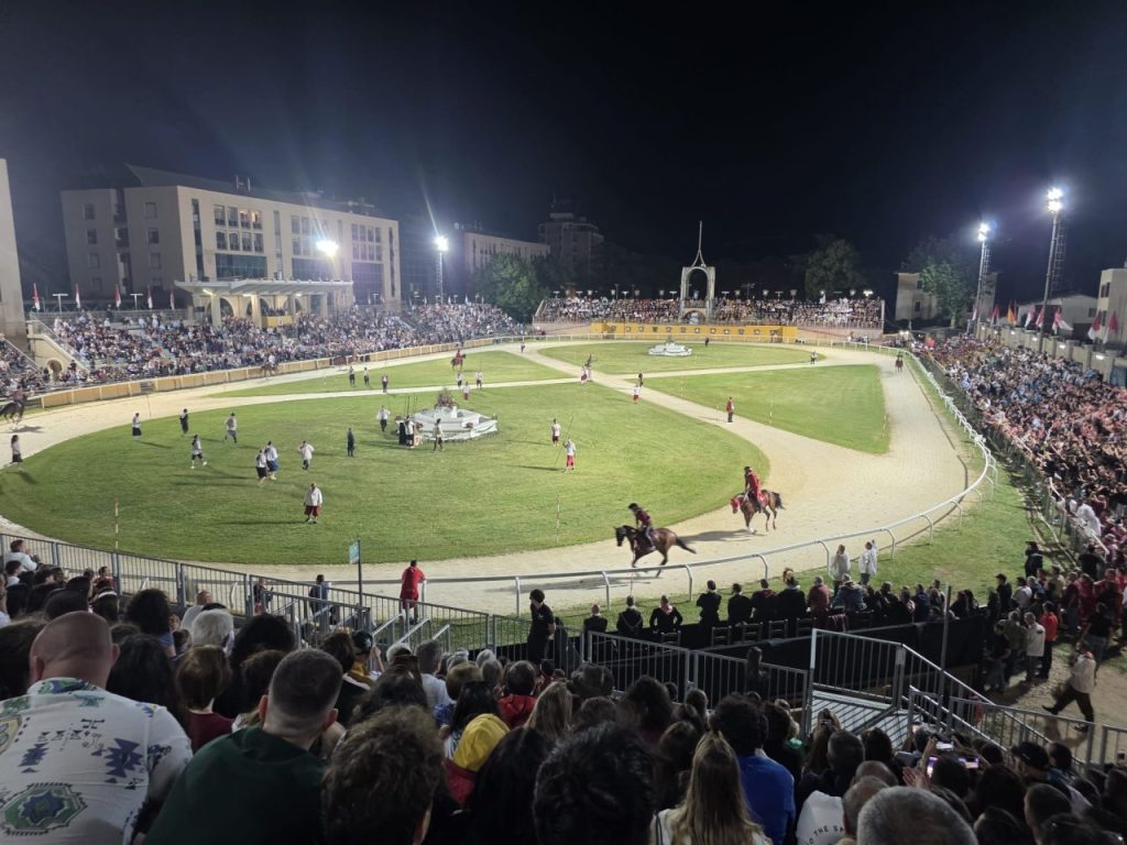 Quintana di Foligno, sfuma nel finale il sogno di Melosso e Rauco: Diafaldi conquista il Palio dell’Ottantennale