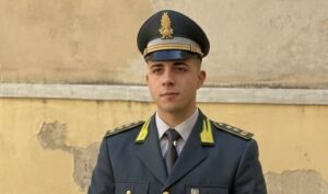 Malore improvviso alla Sentina, finanziere fuori servizio salva un uomo con il massaggio cardiaco