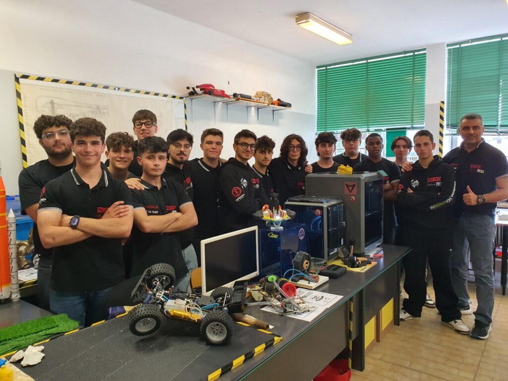 L’istituto “Fermi” ancora sul gradino più alto: il “Mind Lab” vince per il terzo anno consecutivo il concorso Learning by Doing
