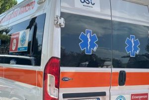 Incidente in via Torino, motociclista in codice giallo