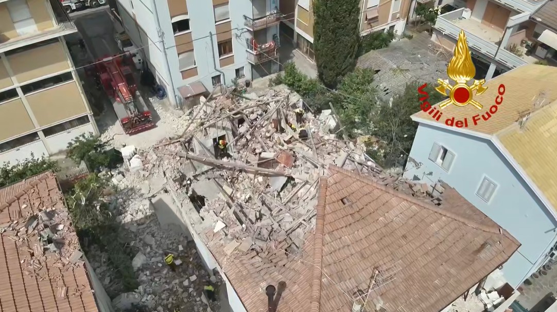 Esplosione e crollo della palazzina, <br> trovato il corpo della dispersa: <br> i morti salgono a tre