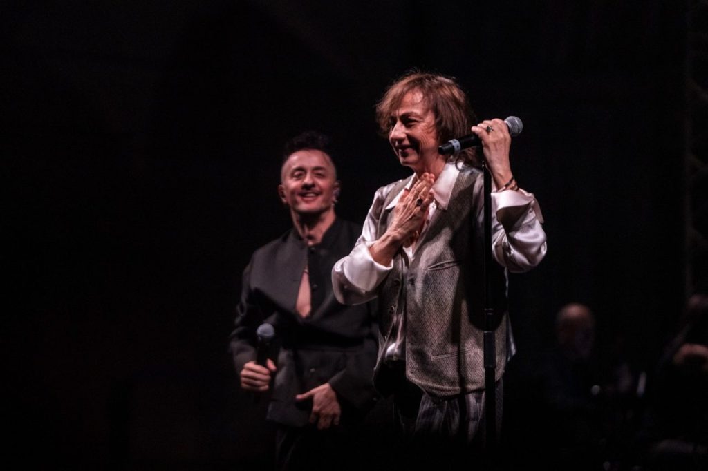 Gianna Nannini infiamma Piazza del Popolo: è lei l’ospite a sorpresa del Memorial Troiani <span> (Foto e video) </span>