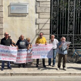 Tassa di bonifica, le voci dal picchetto: «E’ ora di dire basta»