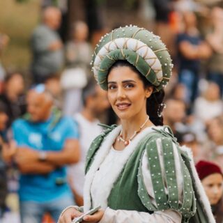 Da dama a castellana: Arianna Viviani torna protagonista nel corteo della Quintana