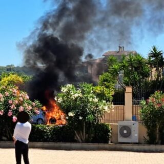 Auto in fiamme a Marina di Altidona