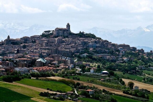 L’Istat premia Fermo: 11° in Italia per verde pubblico. Scarfini: «Attenzione alta per il patrimonio arboreo»
