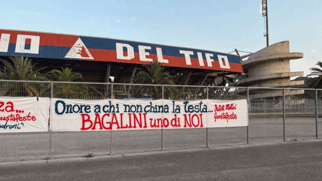 Striscione pro-Bagalini allo stadio: «Onore a chi non china la testa»