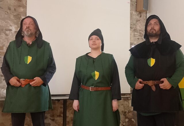 Nuovi costumi nel gruppo arcieri di Porta Maggiore: debutta anche un particolare abito femminile