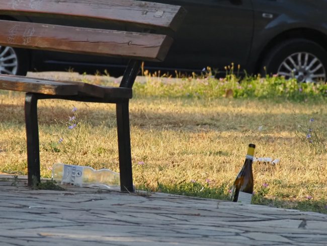 bottiglie abbandonata (5)