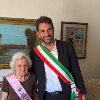 Grande festa per i 100 anni di Ida Porcu: una vita tra Tunisia, Liguria, Sicilia e Riviera delle Palme