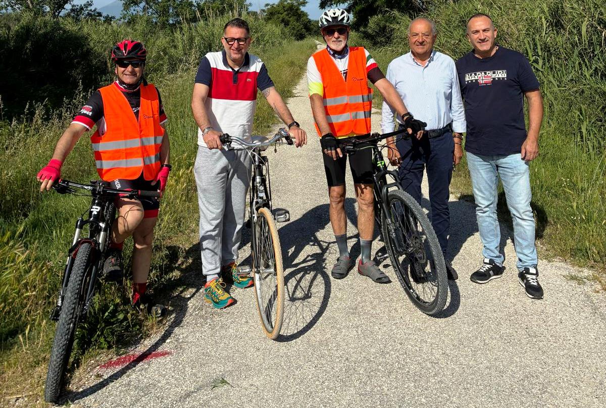 Pedalate al servizio della comunità: i volontari senior Auser monitorano piste ciclabili e territorio