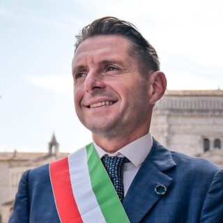 La Giunta comunale ribadisce: «Siamo uniti e compatti»