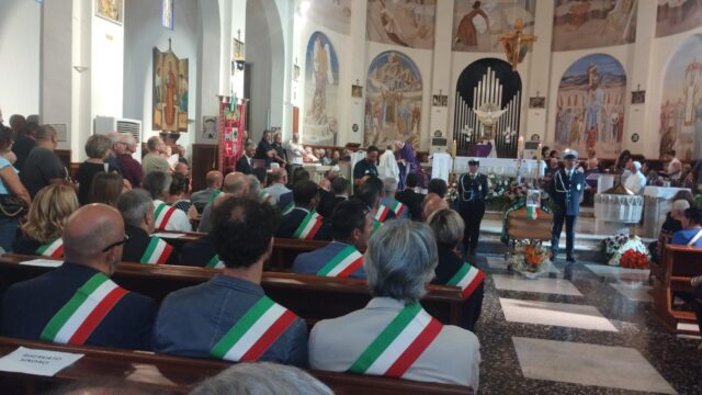 Il giorno del silenzio, Maltignano piange il suo sindaco Claudio Flamini: lutto in tutto il Piceno
