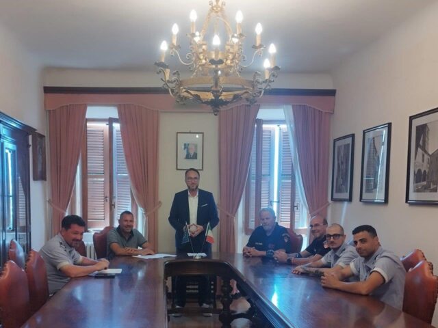 Firmata la convenzione con i volontari dell’Associazione Nazionale Carabinieri: tre anni di supporto per sicurezza, viabilità ed eventi