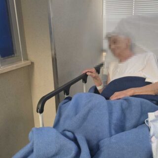 Pronto soccorso, l’odissea di una 86enne: «Quindici ore di attesa per una visita»