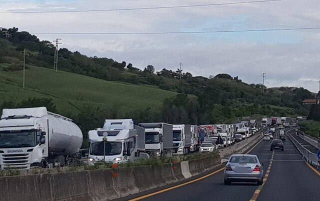 Cantiere in A14, si transita a una corsia «con possibilità di aprirne una seconda in base al traffico»