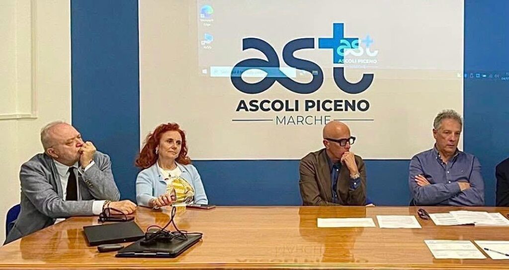 Nuovo microscopio per l’oculistica, investimento da 170 mila euro per la microchirurgia