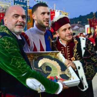 “Ori delle Dame”, i gioielli dei maestri orafi Cna splendono nel corteo della Quintana