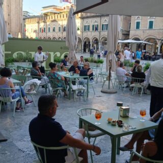 Ferragosto nella città delle Cento Torri: tanti turisti per gli appuntamenti del 15